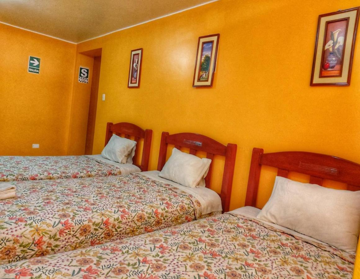 Hotel Y Restaurante Roma Ика Екстериор снимка