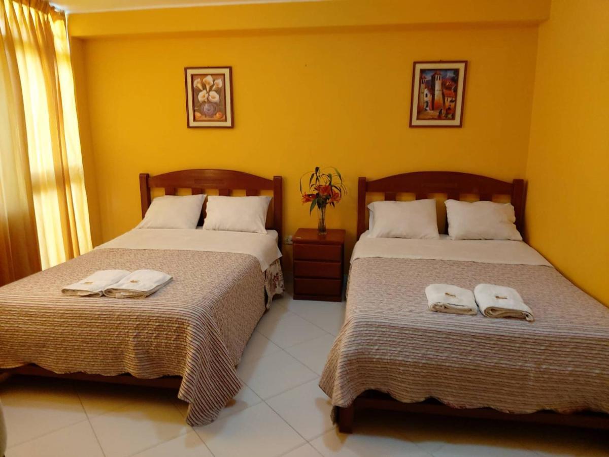 Hotel Y Restaurante Roma Ика Екстериор снимка
