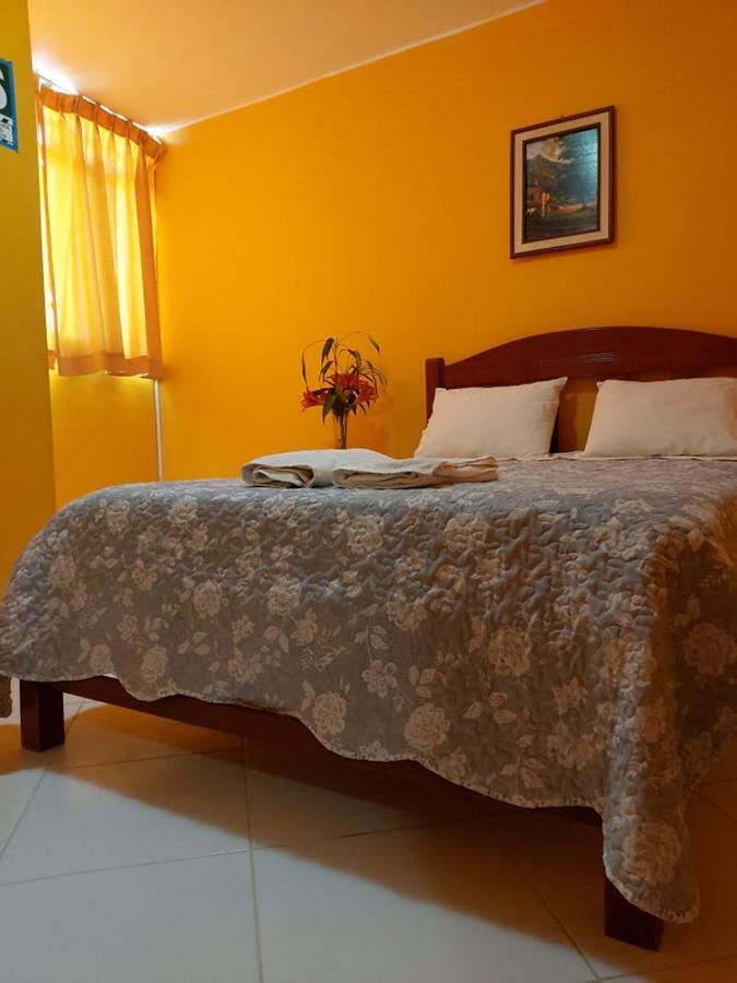 Hotel Y Restaurante Roma Ика Екстериор снимка